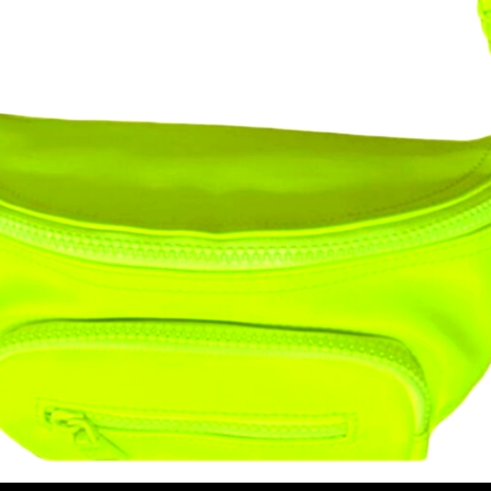 Steve Madden Convertible Belt Bag